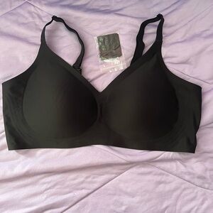 Seamless Black Bra